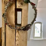 Raumausbeute Design Hoher Priester