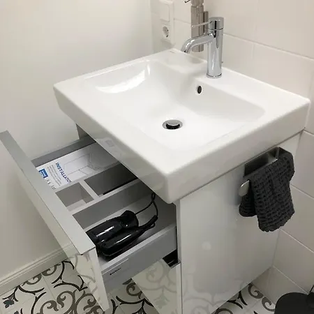 Raumausbeute Design Hoher Priester 아파트 데트몰트