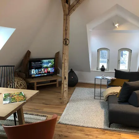 Raumausbeute Design Hoher Priester