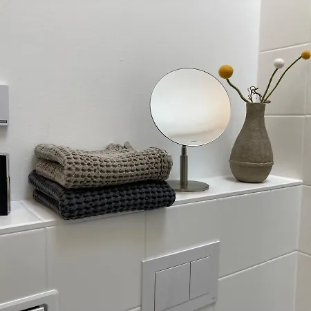 Raumausbeute Design Hoher Priester Apartment *